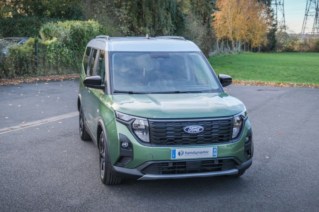 ford_tourneo_courier_handicap_73